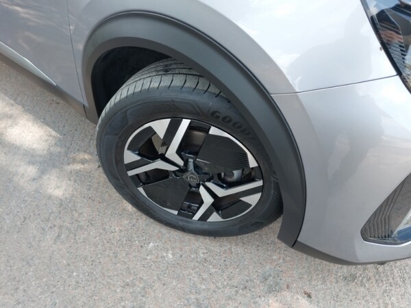 Used Peugeot 2008 2024 for sale - 75622269: Photo 9