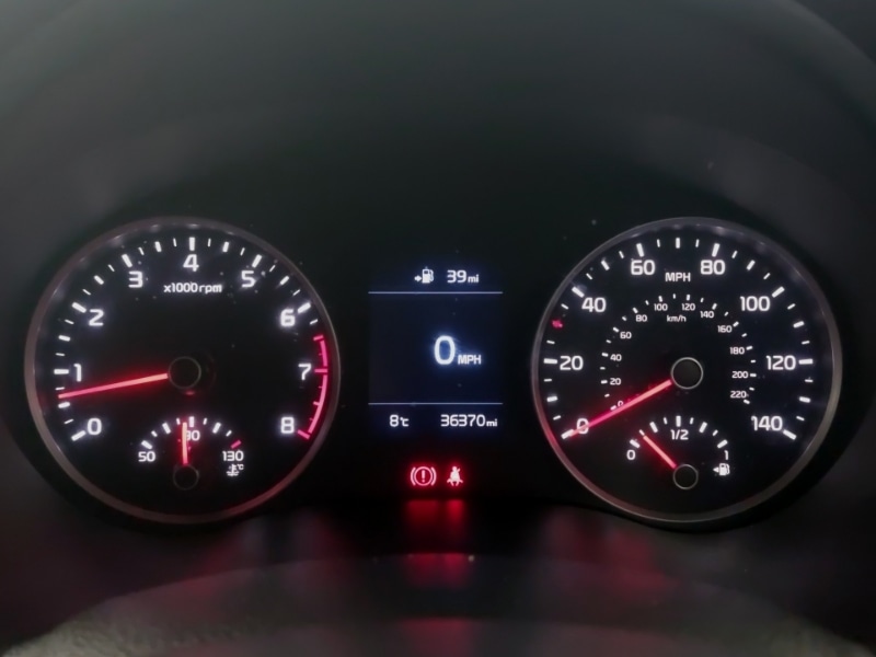 Used Kia Stonic 2018 for sale - 77352984: Photo 15