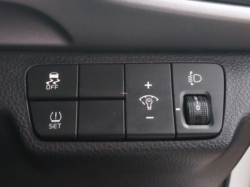 Used Kia Stonic 2018 for sale - 77352984: Photo 17