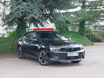2025 - 115kW Ultimate 54kWh 5dr Auto