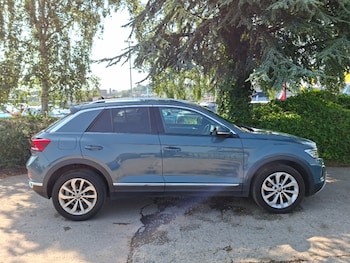 Used Volkswagen T-Roc 2023 for sale - 79011218: Photo