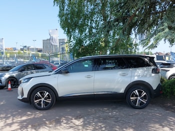 Used Peugeot 5008 2023 for sale - 78693082: Photo