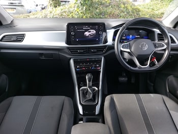 Used Volkswagen T-Roc 2023 for sale - 78253068: Photo