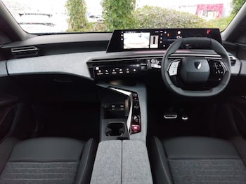 Used Peugeot 5008 2025 for sale - 76951599: Photo