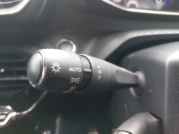 Used Peugeot 208 2020 for sale - 75633707: Photo 13