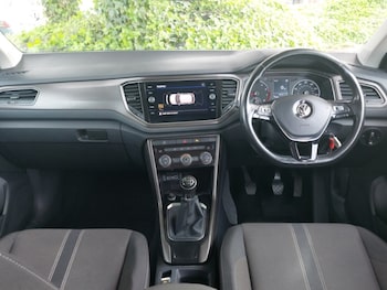Used Volkswagen T-Roc 2018 for sale - 78740575: Photo