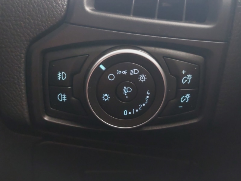 Used Ford Focus 2017 for sale - 76885310: Photo 17