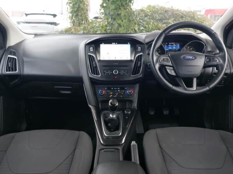 Used Ford Focus 2017 for sale - 76885310: Photo 2