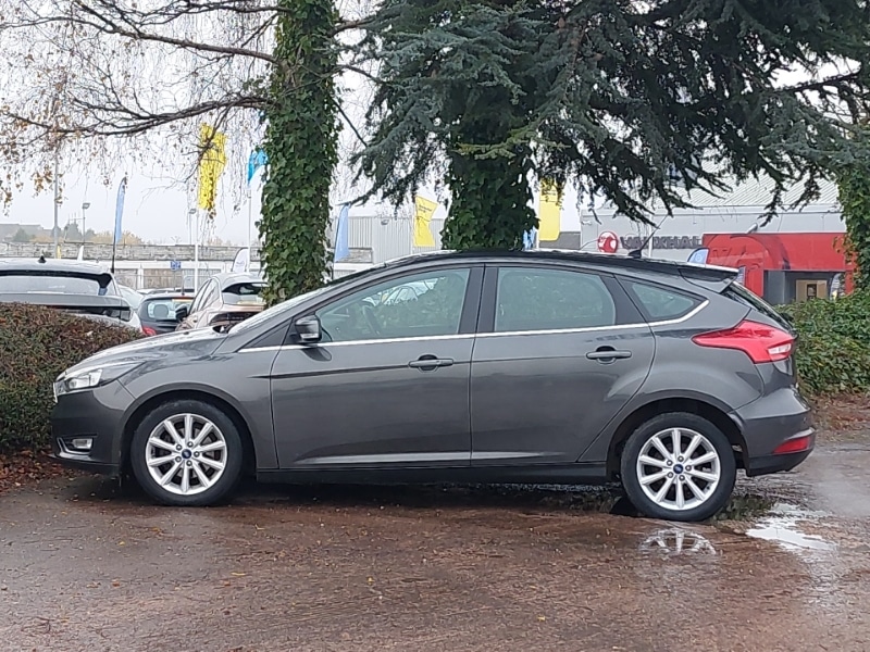 Used Ford Focus 2017 for sale - 76885310: Photo 4