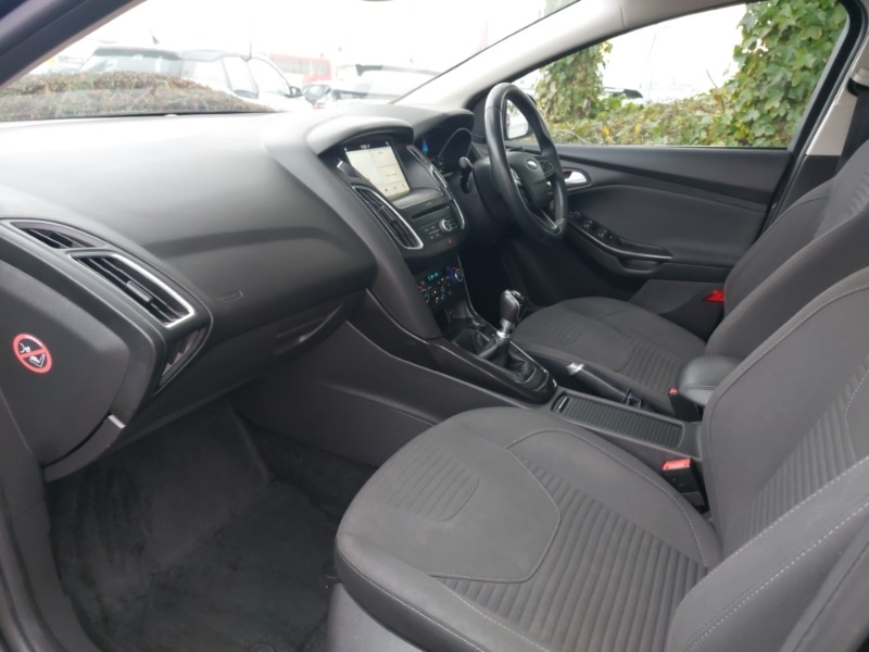 Used Ford Focus 2017 for sale - 76885310: Photo 5