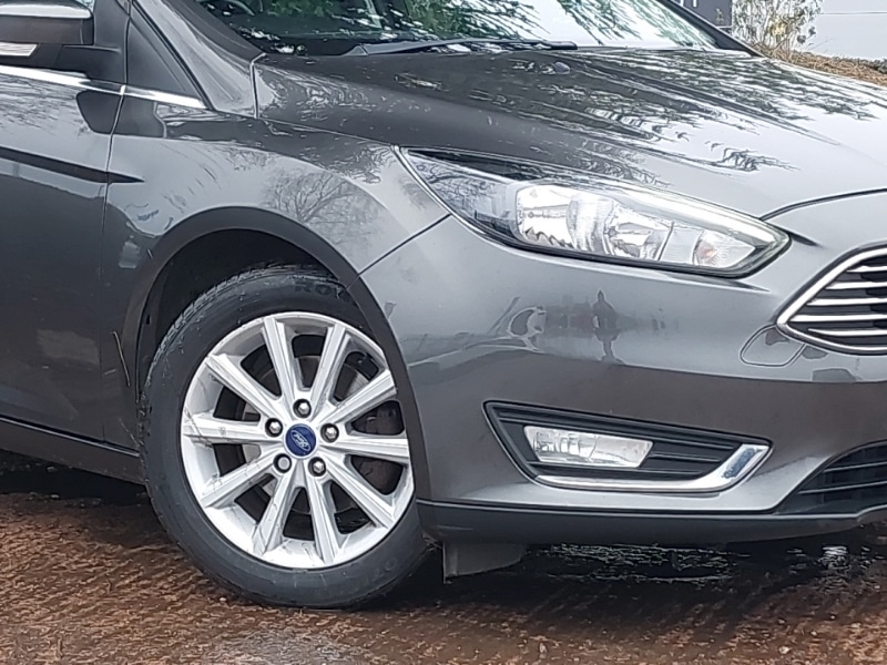 Used Ford Focus 2017 for sale - 76885310: Photo 9