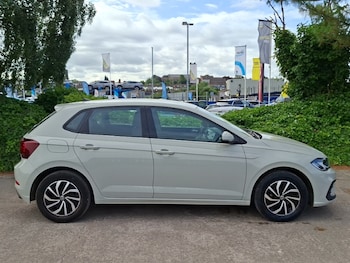 Used Volkswagen Polo 2024 for sale - 79056335: Photo
