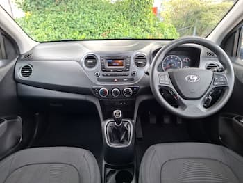 Used Hyundai i10 2018 for sale - 79723739: Photo