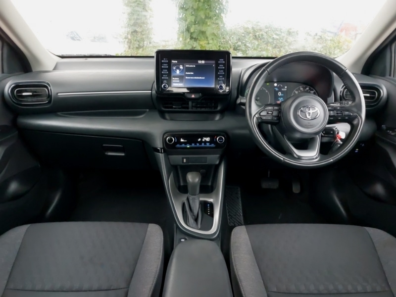 Used Toyota Yaris 2022 for sale - 76560368: Photo 2