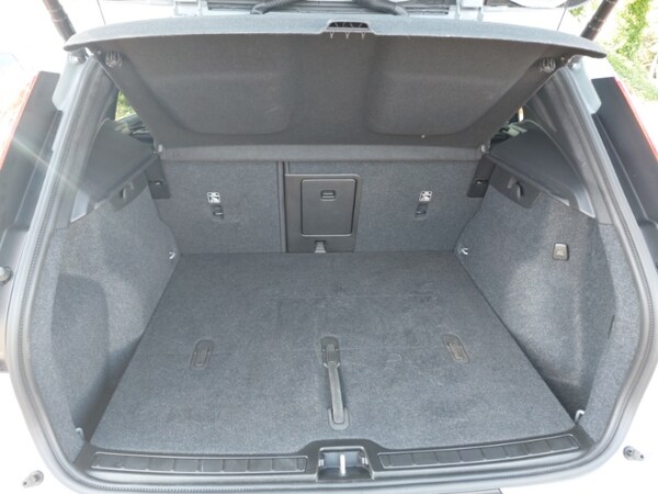 Used Volvo XC40 2024 for sale - 75731902: Photo 8