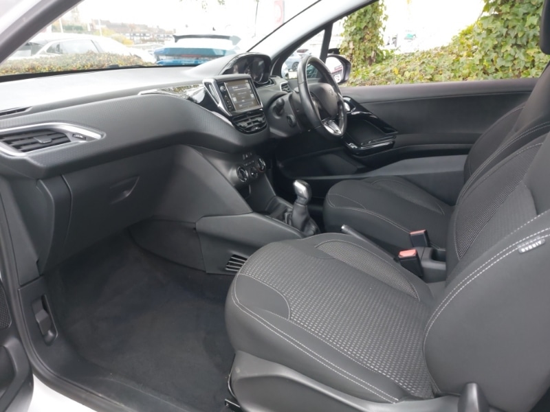 Used Peugeot 208 2016 for sale - 76583615: Photo 5