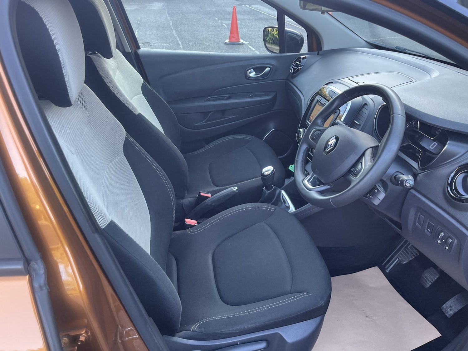 Used Renault Captur 2019 for sale - 75820916: Photo 10