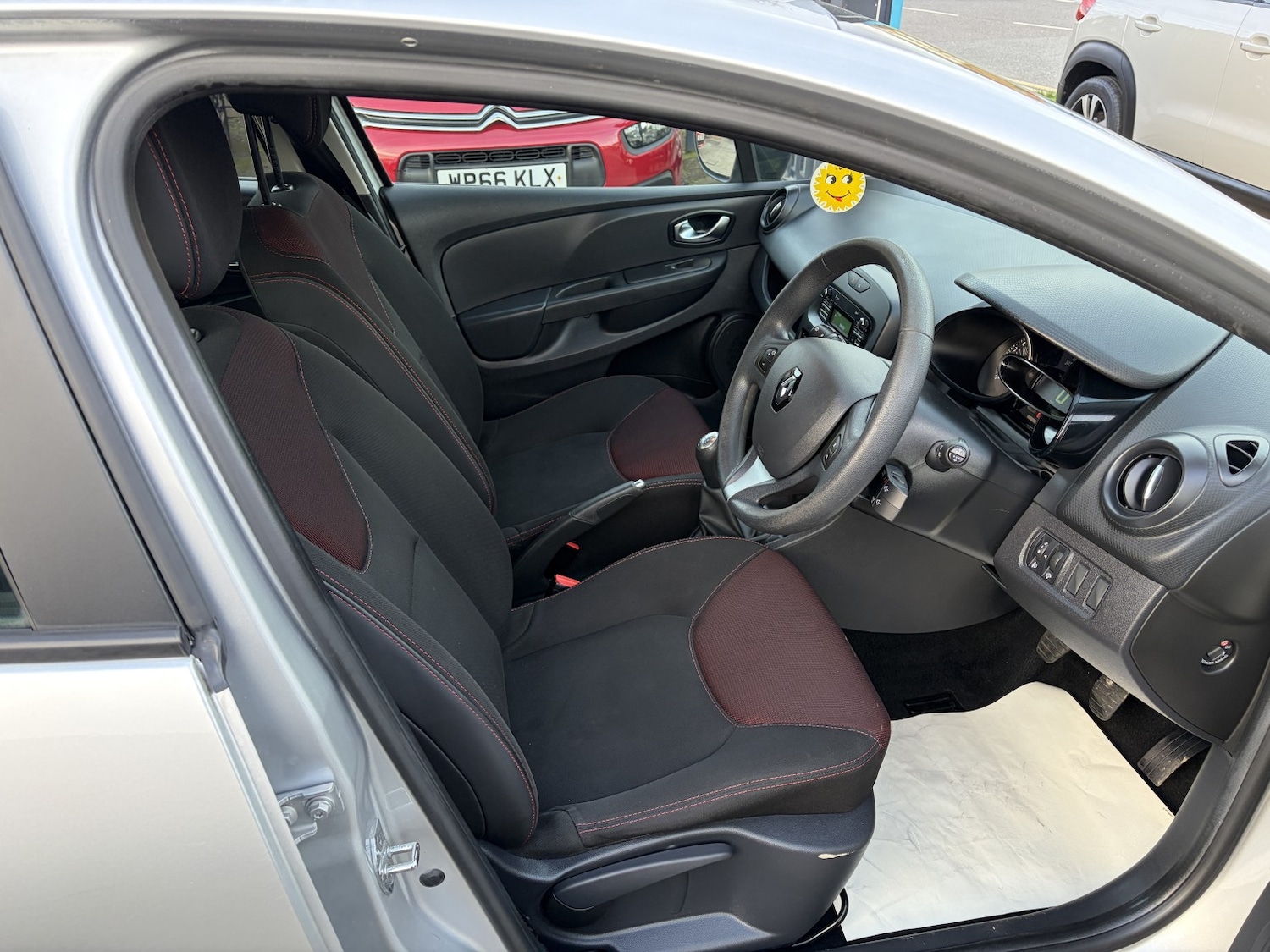 Used Renault Clio 2015 for sale - 77478070: Photo 10