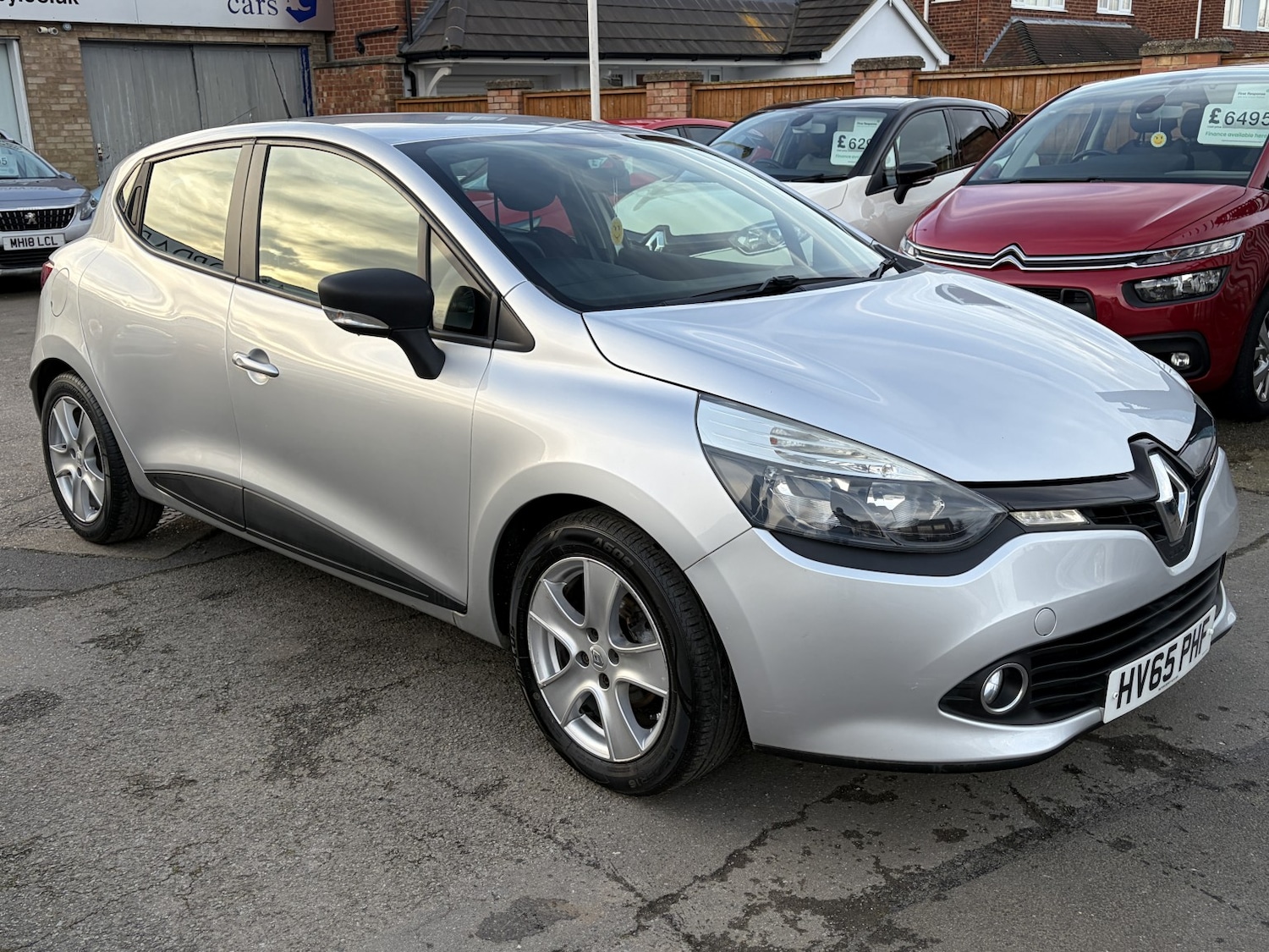 Used Renault Clio 2015 for sale - 77478070: Photo 4