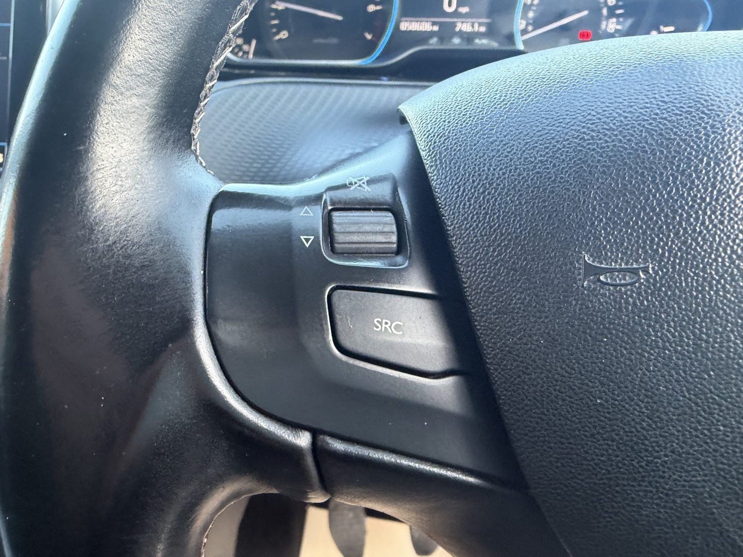 Used Peugeot 2008 2018 for sale - 77535865: Photo 14