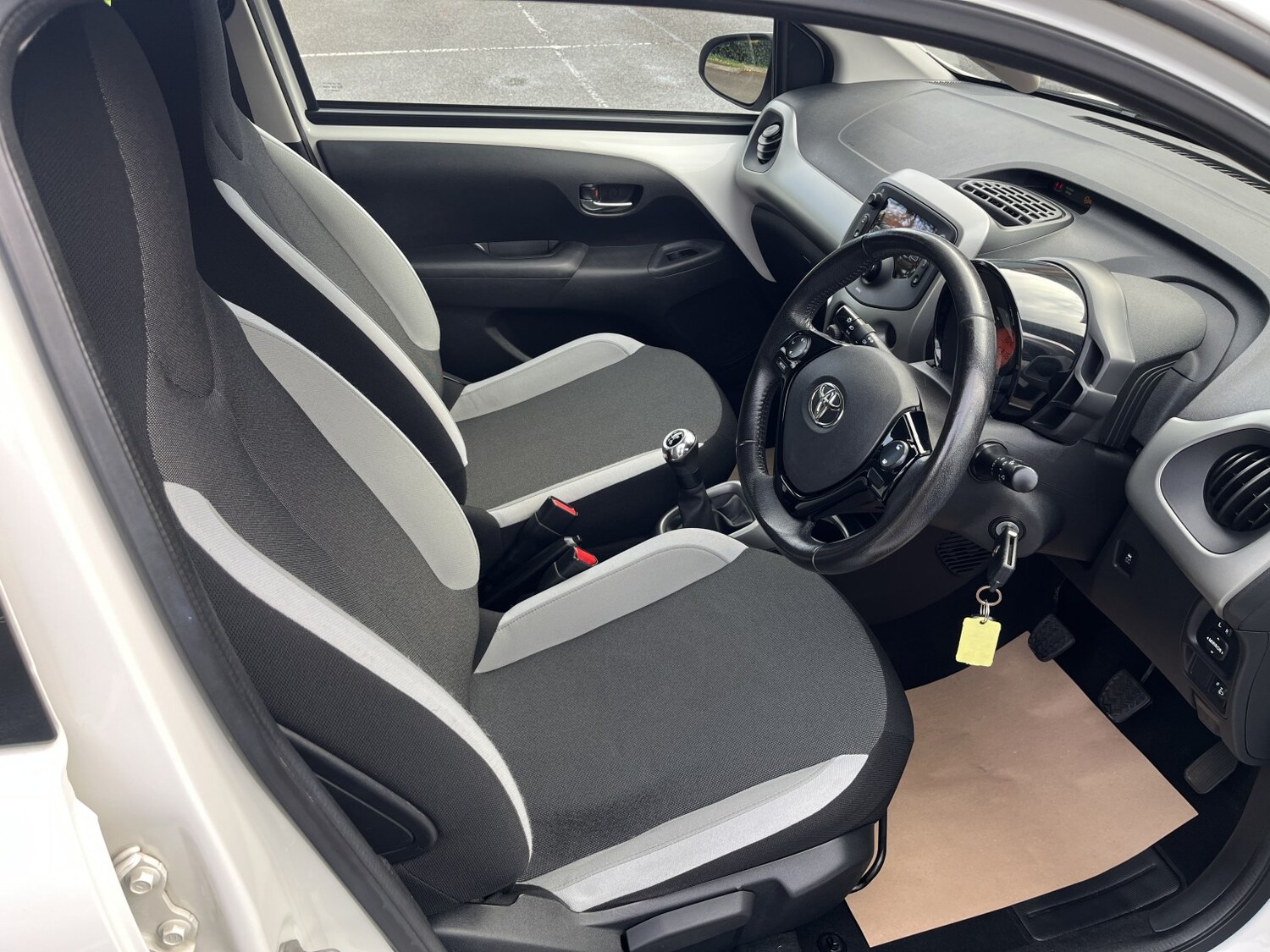 Used Toyota AYGO 2017 for sale - 76387284: Photo 10