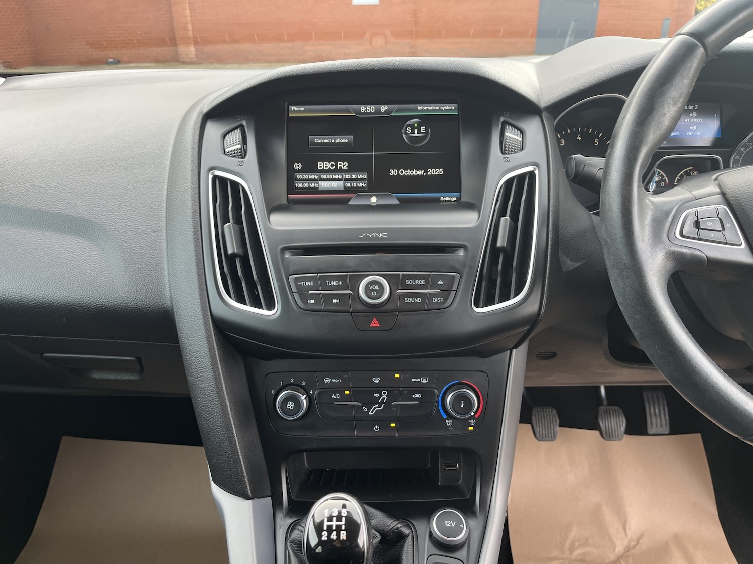 Used Ford Focus 2015 for sale - 76397132: Photo 11