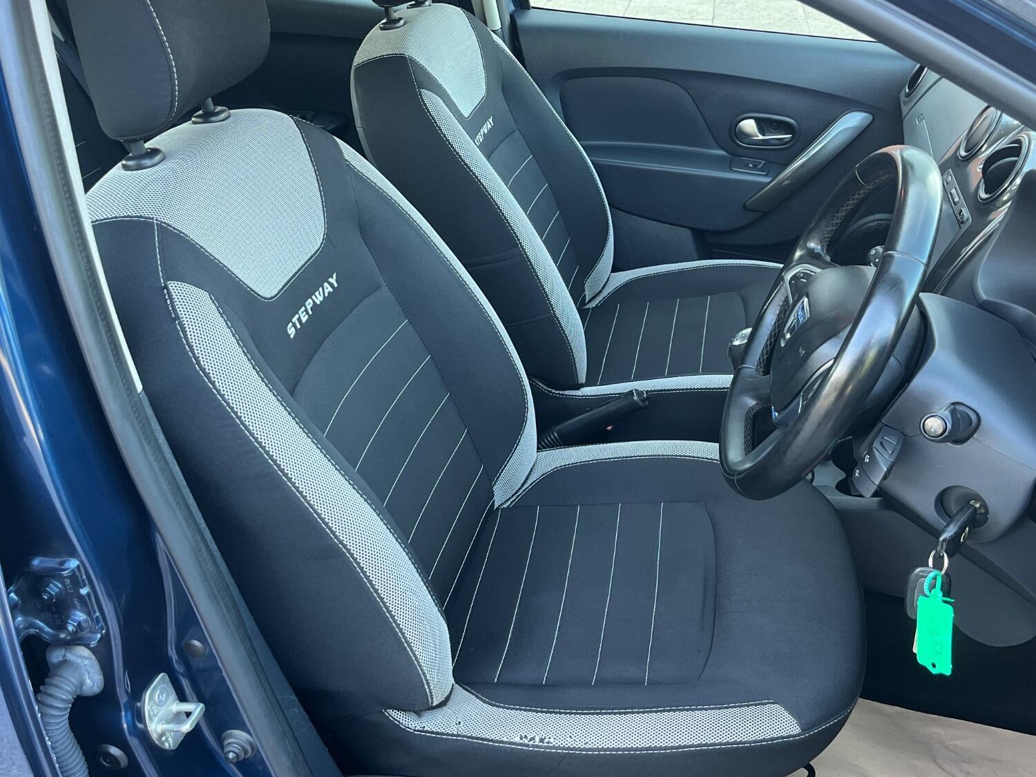 Used Dacia Sandero Stepway 2018 for sale - 76793116: Photo 6