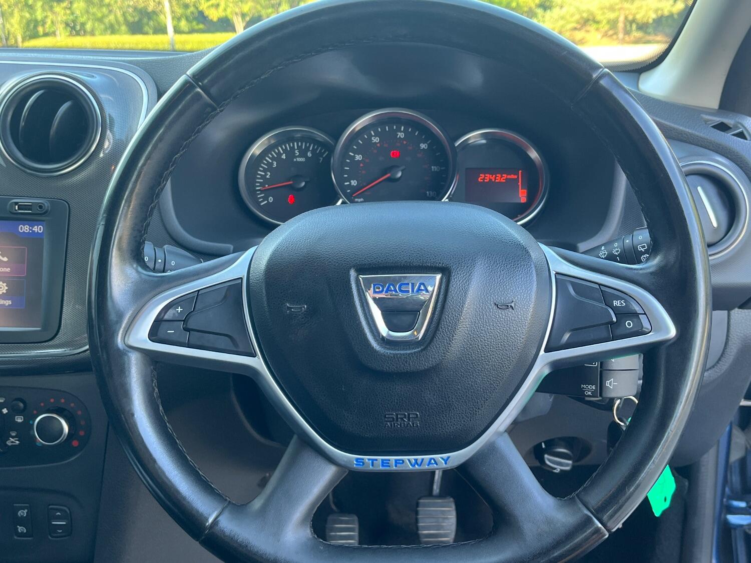 Used Dacia Sandero Stepway 2018 for sale - 76793116: Photo 8