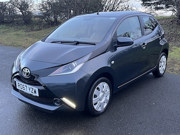 2017 - 1.0 VVT-i x-play 5-Door