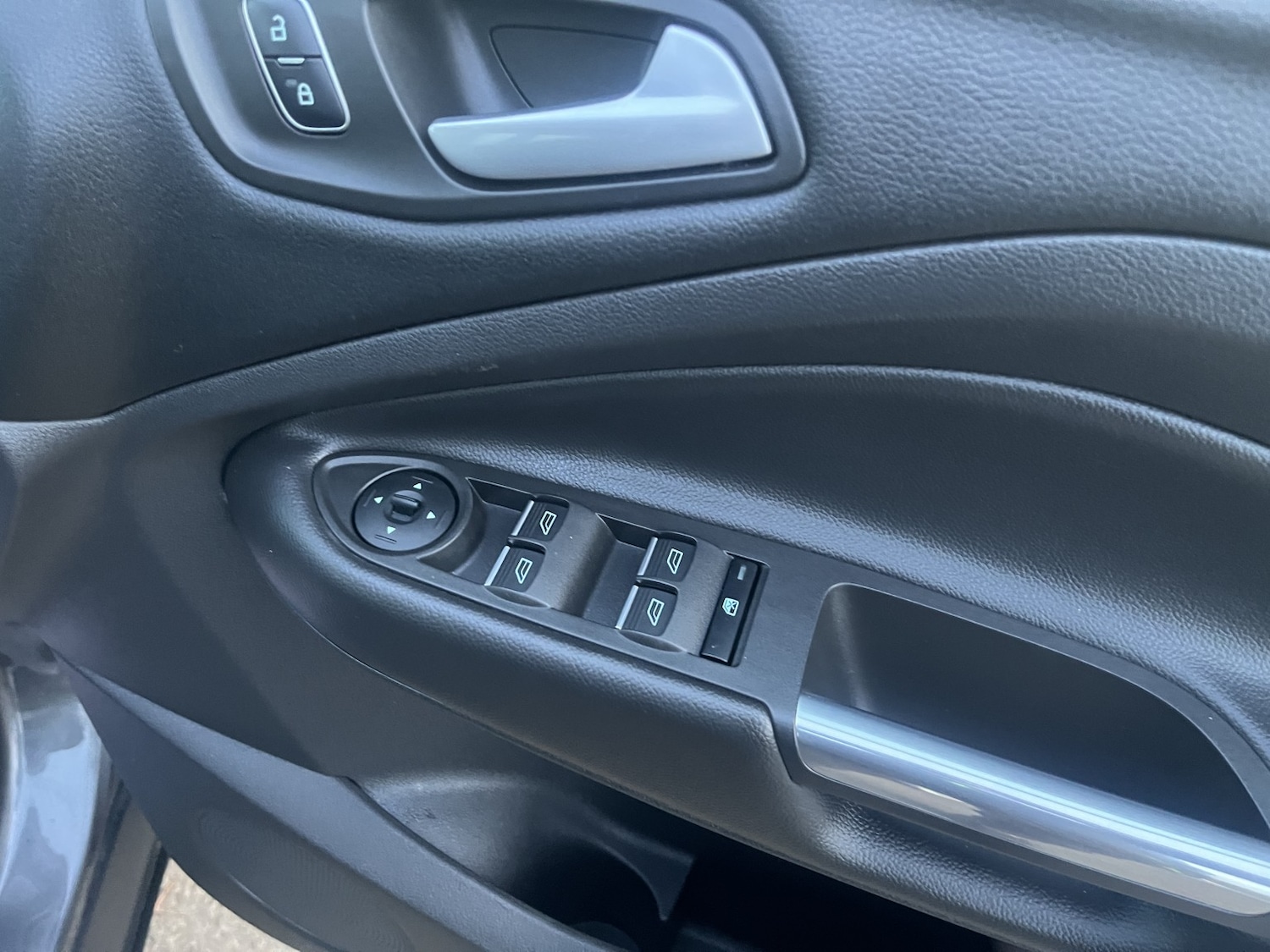 Used Ford Kuga 2017 for sale - 77001530: Photo 16