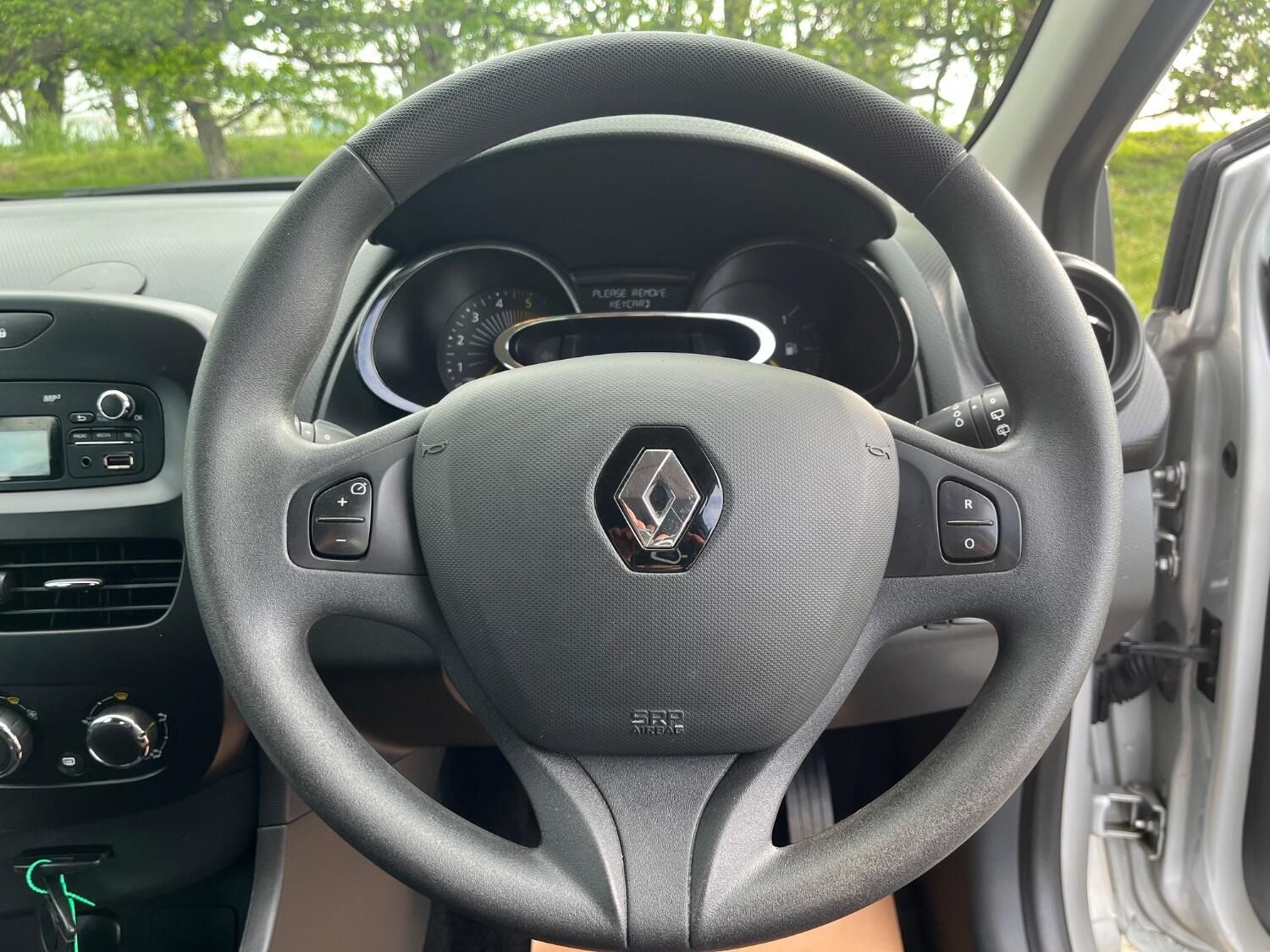 Used Renault Clio 2013 for sale - 76793122: Photo 11