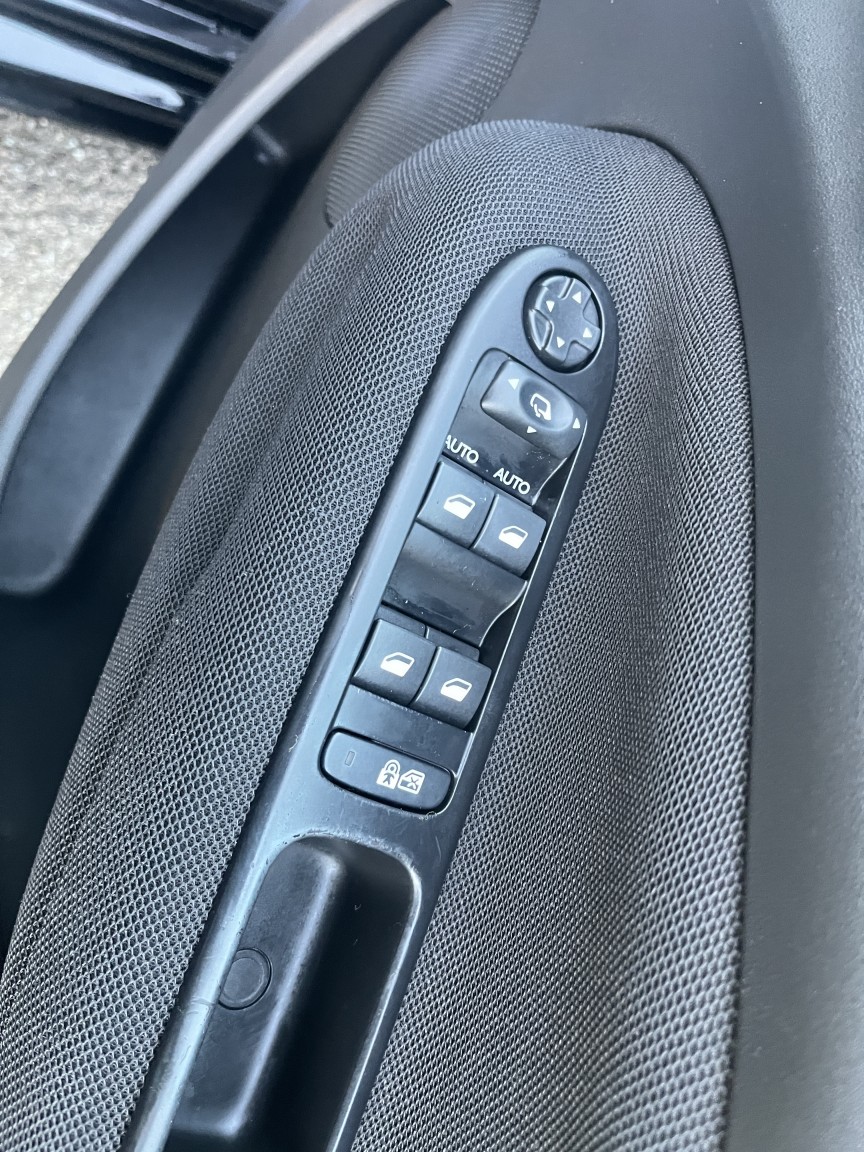 Used Citroen C3 Picasso 2016 for sale - 76699330: Photo 12