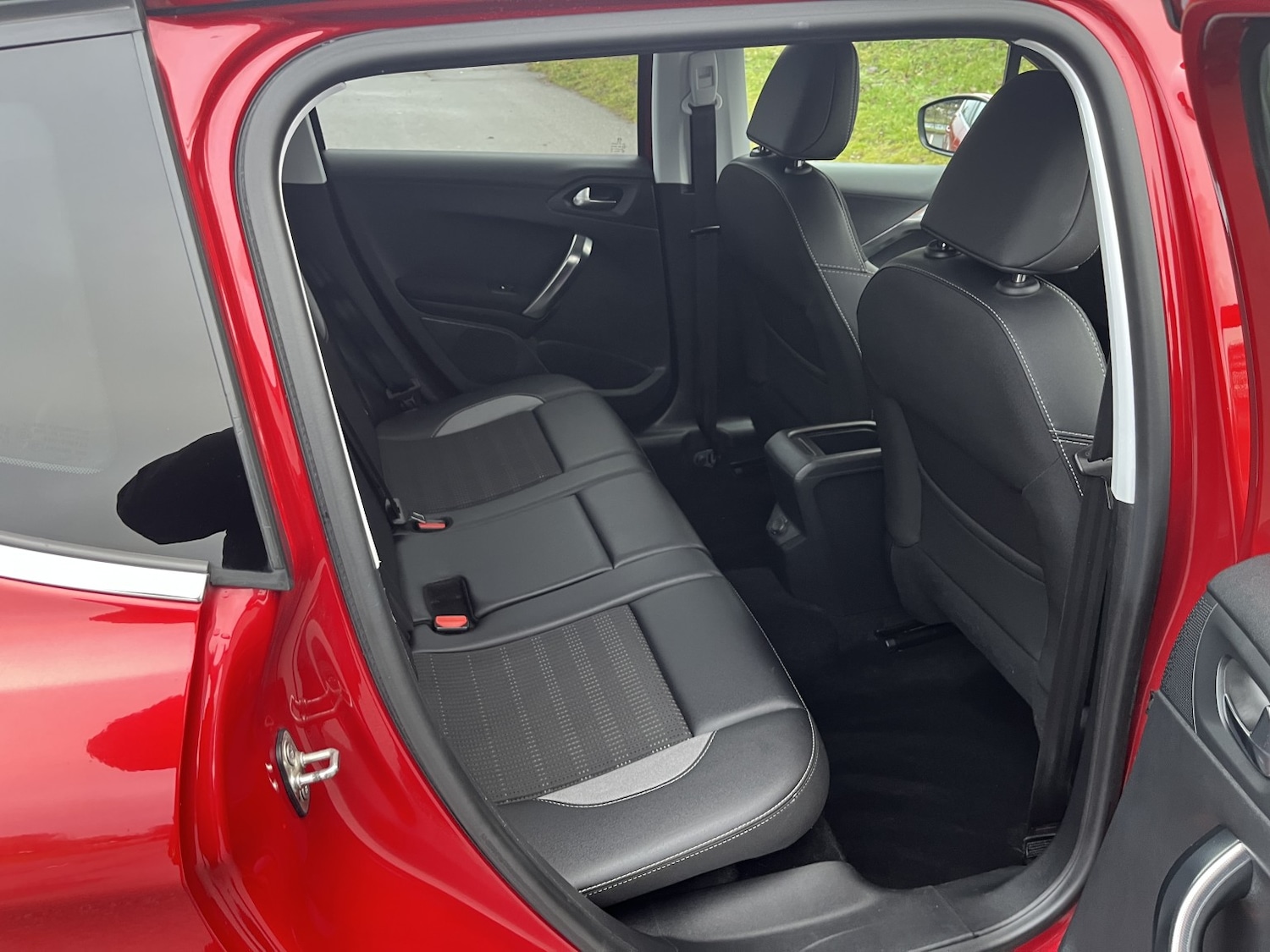 Used Peugeot 2008 2017 for sale - 77303605: Photo 11