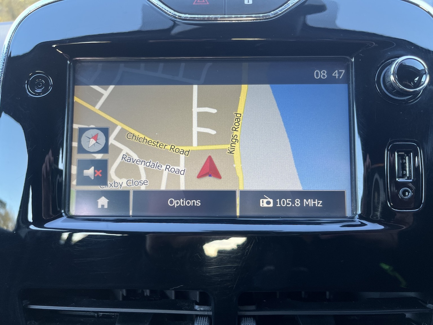 Used Renault Clio 2015 for sale - 76571115: Photo 11