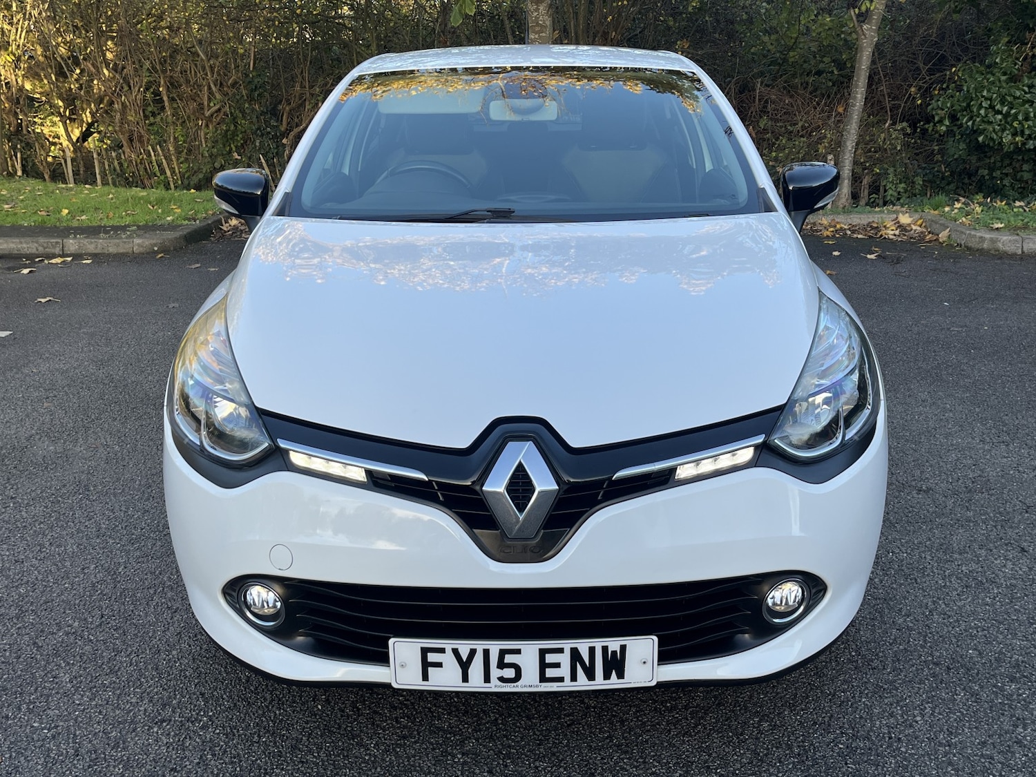 Used Renault Clio 2015 for sale - 76571115: Photo 2