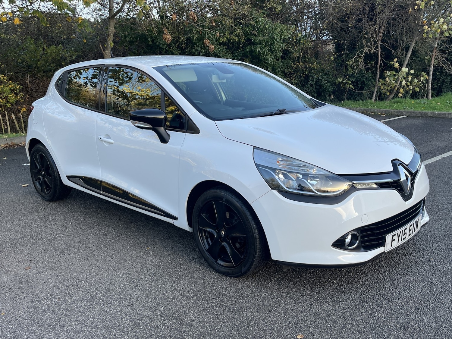 Used Renault Clio 2015 for sale - 76571115: Photo 3