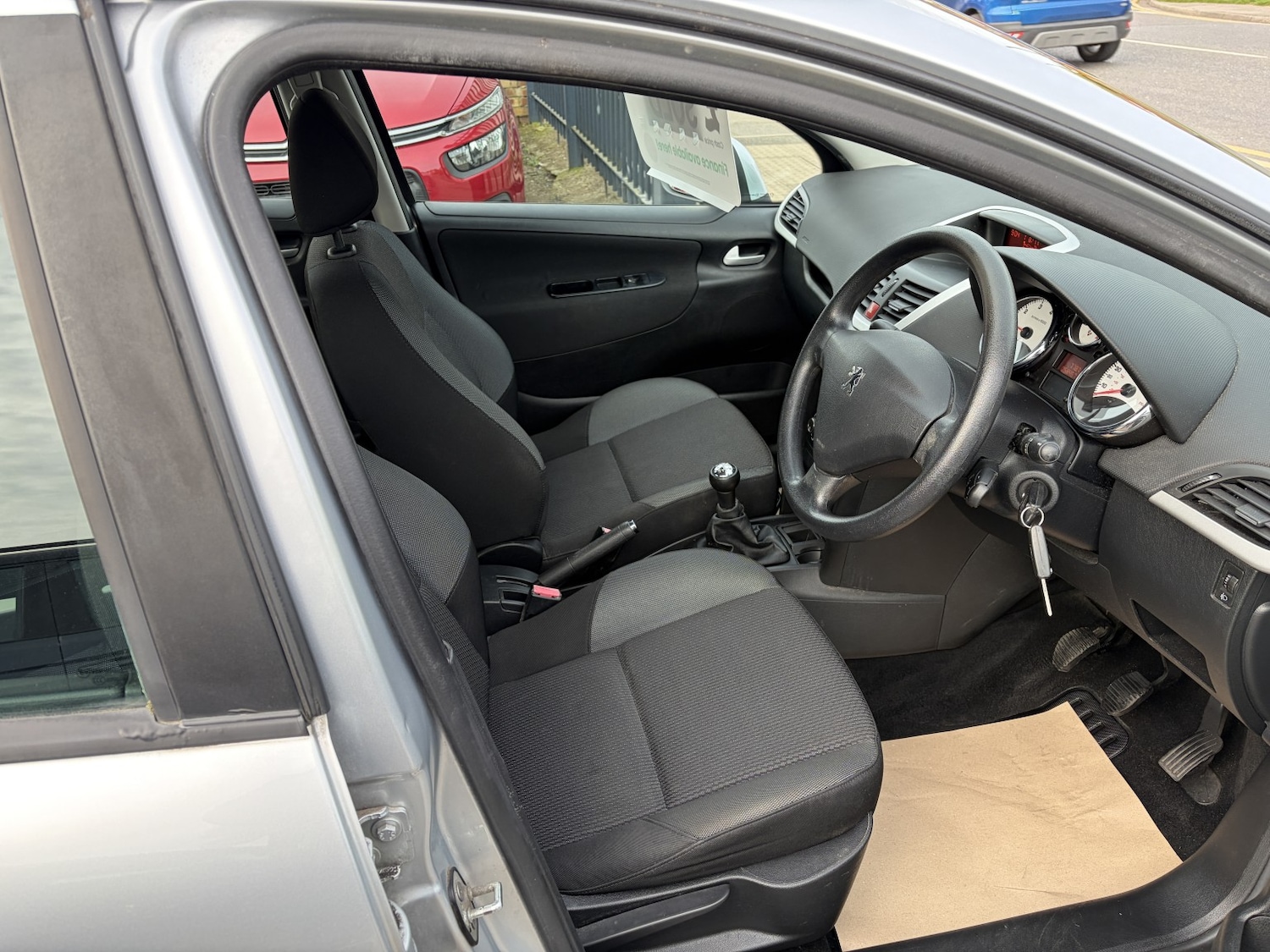 Used Peugeot 207 2010 for sale - 77983722: Photo 8