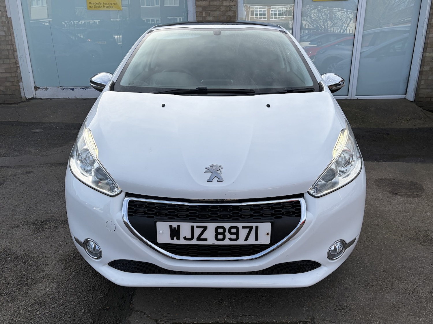 Used Peugeot 208 2015 for sale - 77342621: Photo 3