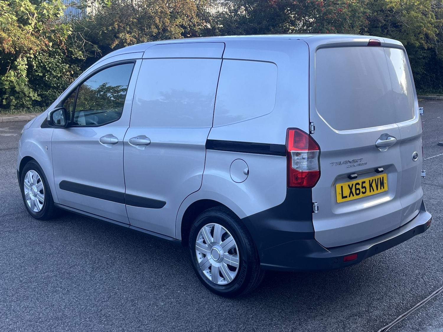 Used Ford Transit Courier 2015 for sale - 77342600: Photo 4