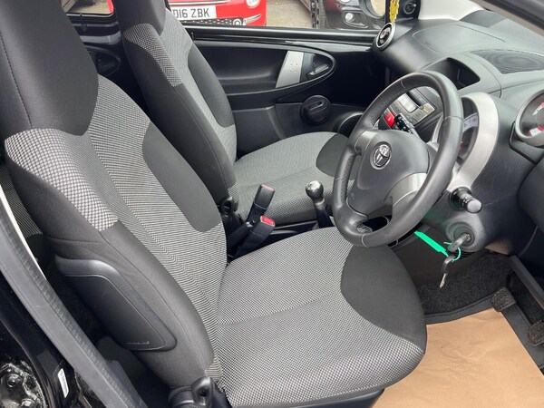 Used Toyota AYGO 2012 for sale - 75289245: Photo 9