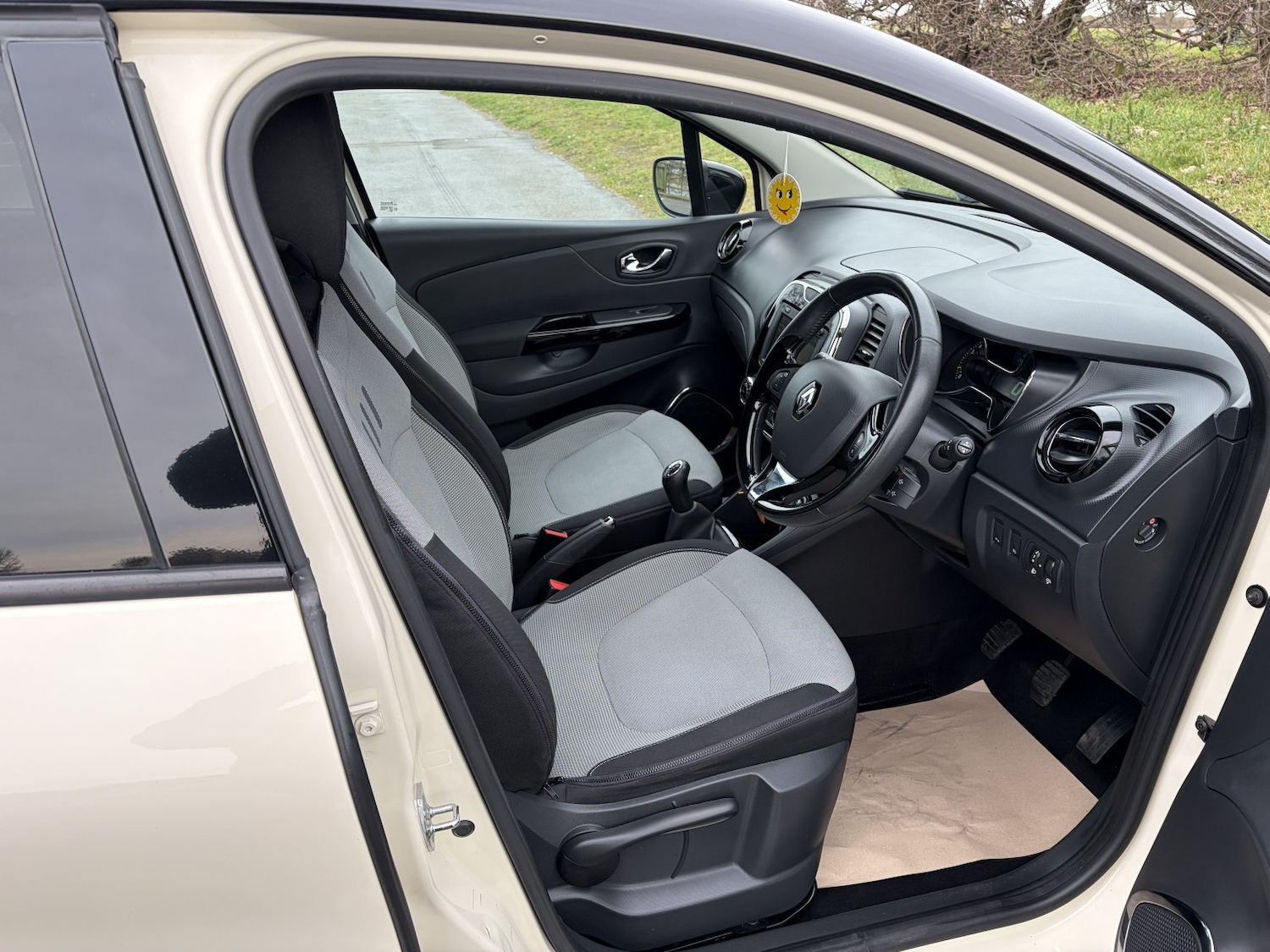 Used Renault Captur 2014 for sale - 77478069: Photo 11