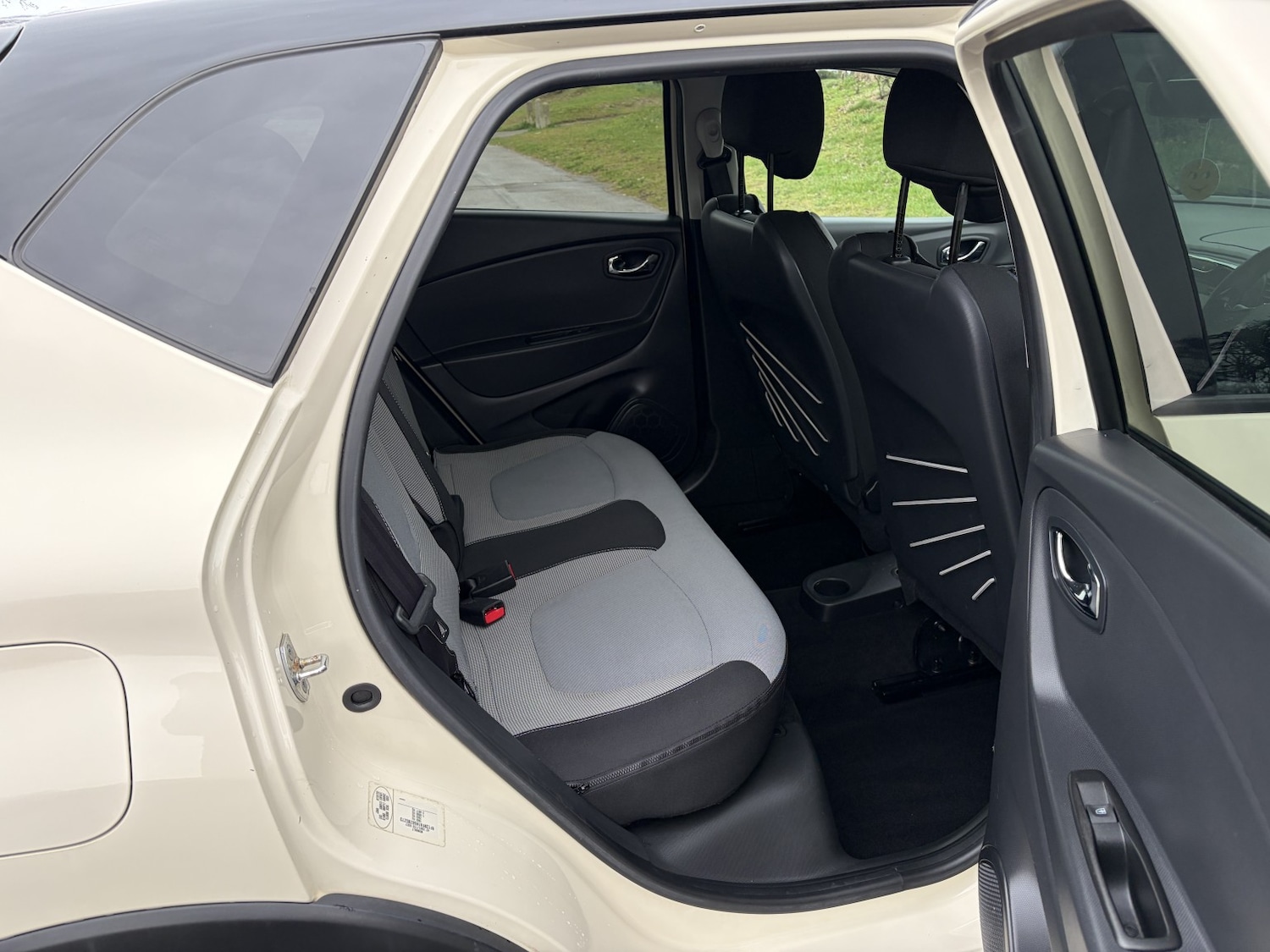 Used Renault Captur 2014 for sale - 77478069: Photo 12