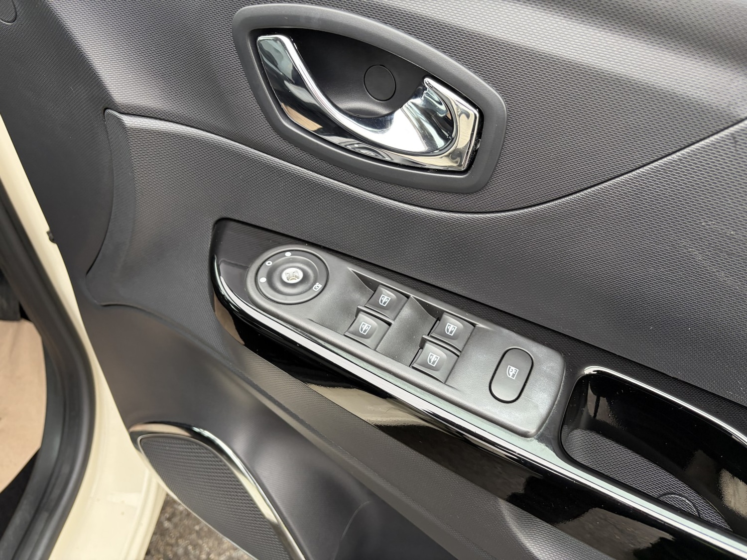 Used Renault Captur 2014 for sale - 77478069: Photo 15