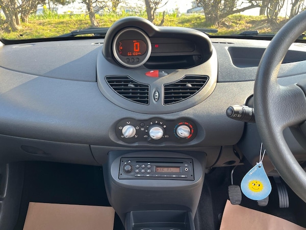Used Renault Twingo 2010 for sale - 73740241: Photo 11