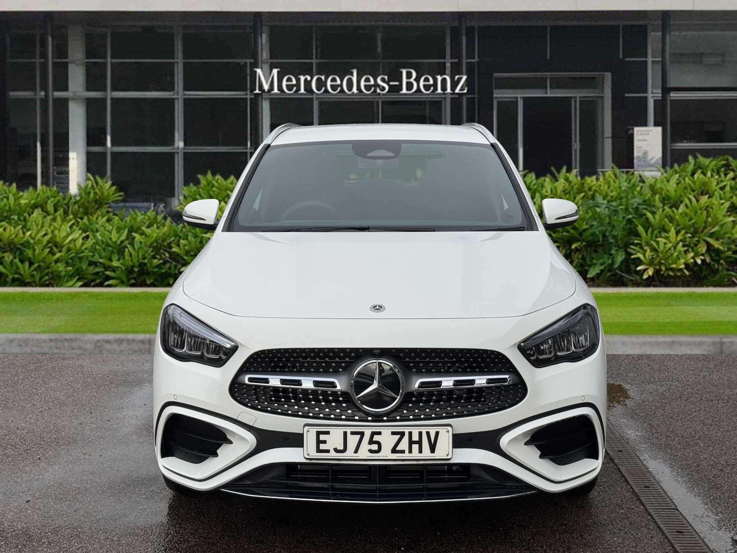 Used Mercedes-Benz GLA 2025 for sale - 77800088: Photo 2