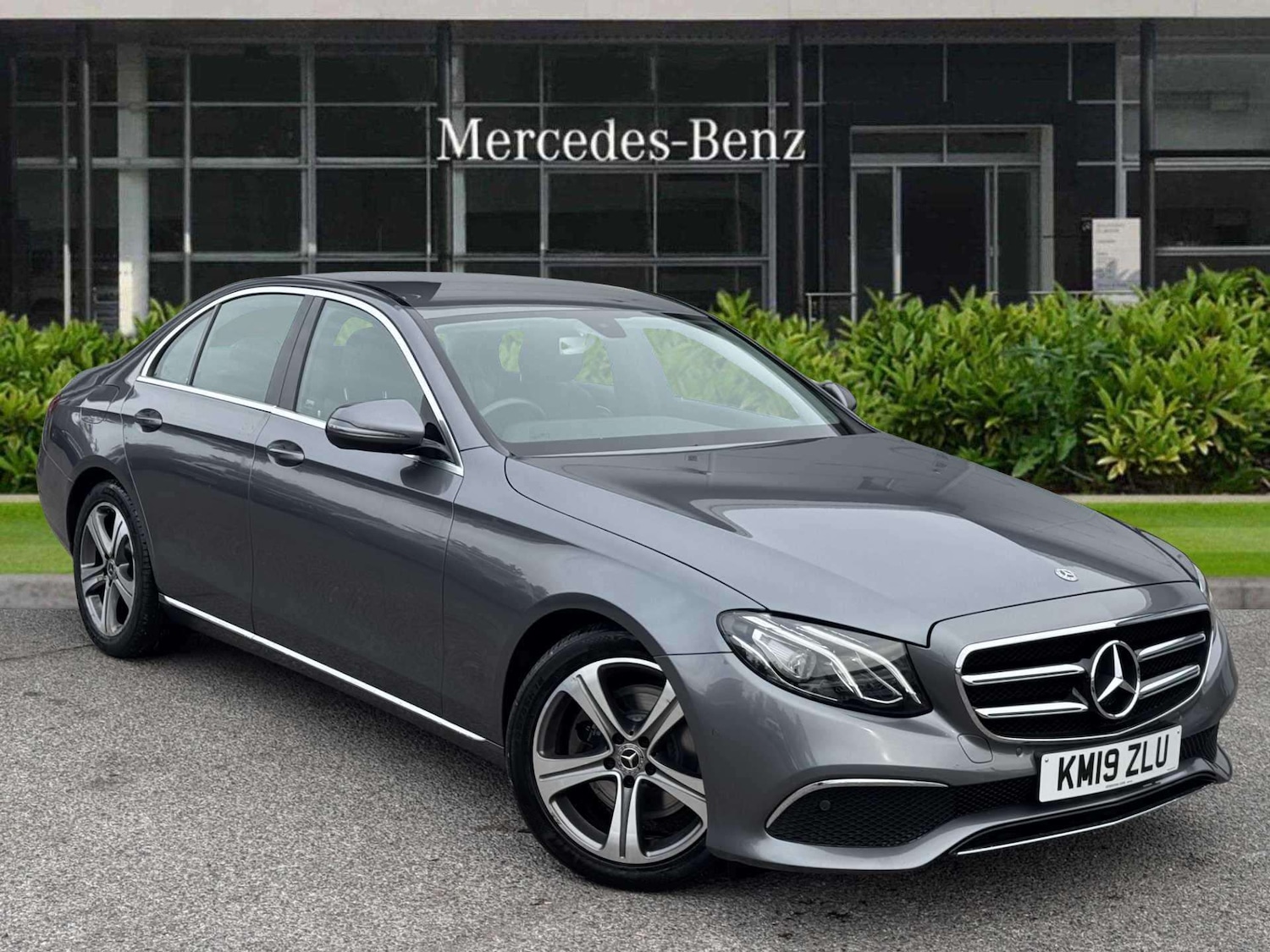 Used Mercedes-Benz E Class 2019 for sale - 76351571: Photo 1