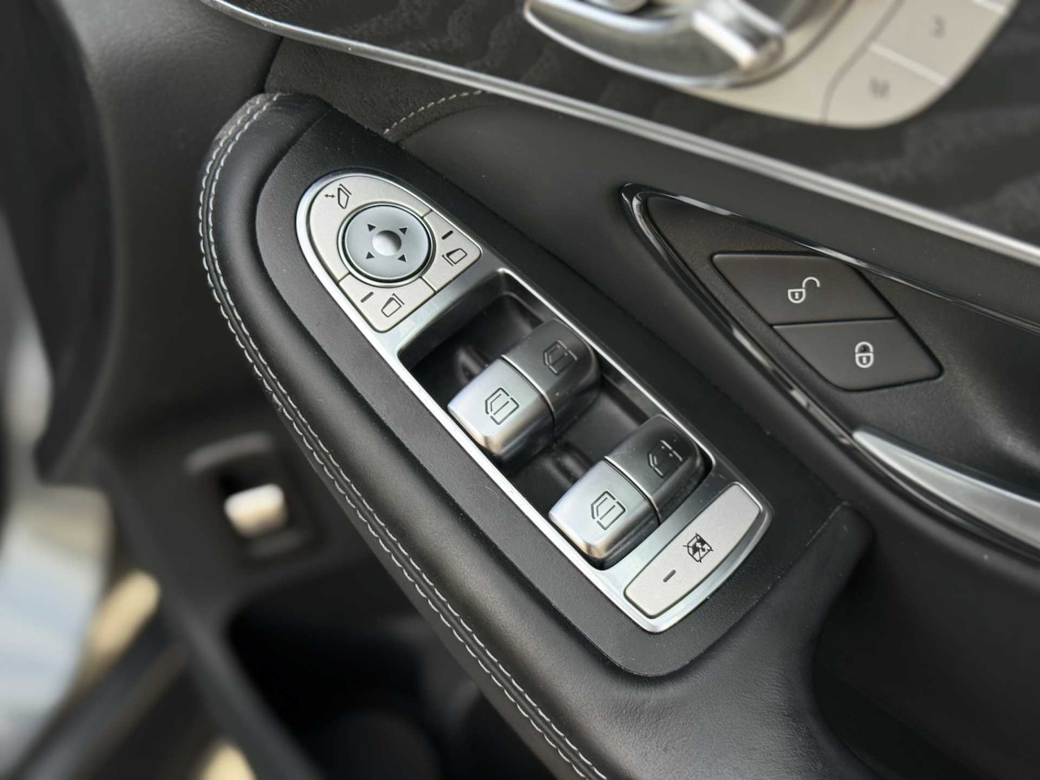 Used Mercedes-Benz GLC 2019 for sale - 76272176: Photo 30