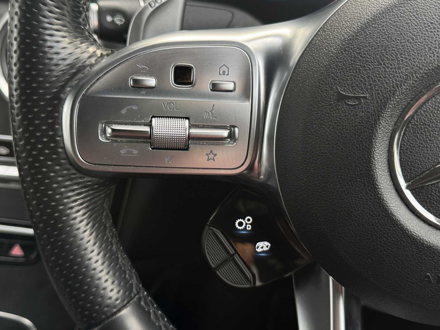 Used Mercedes-Benz GLC 2019 for sale - 76272176: Photo 34