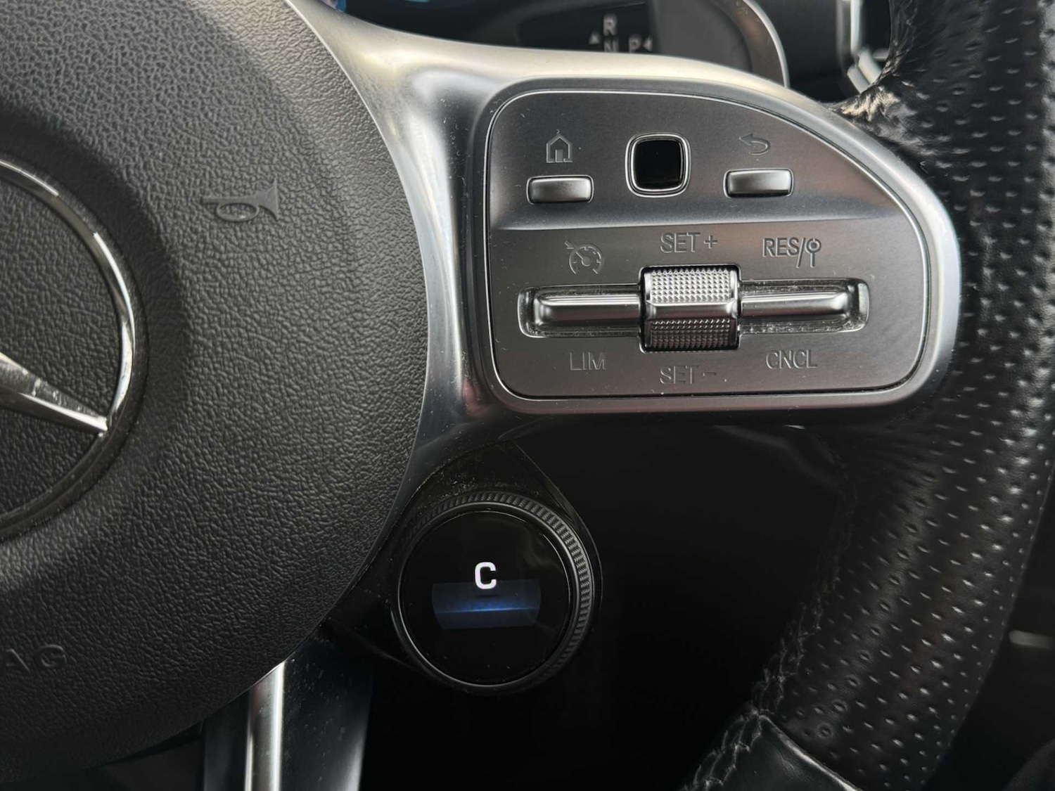 Used Mercedes-Benz GLC 2019 for sale - 76272176: Photo 35