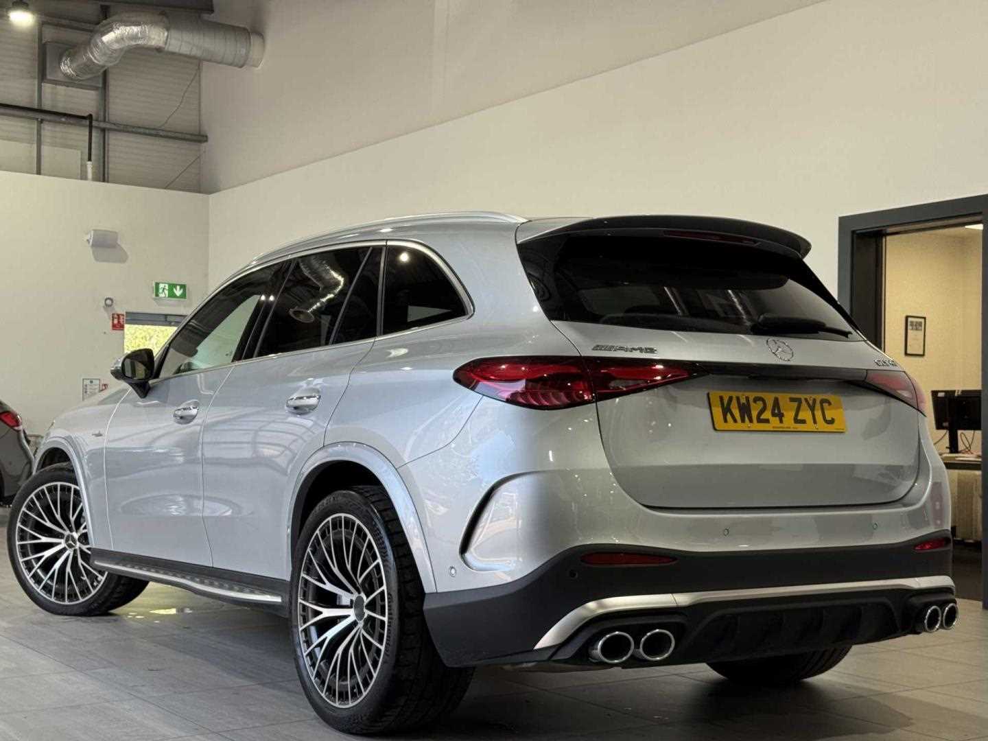 Used Mercedes-Benz GLC 2024 for sale - 76411398: Photo 2